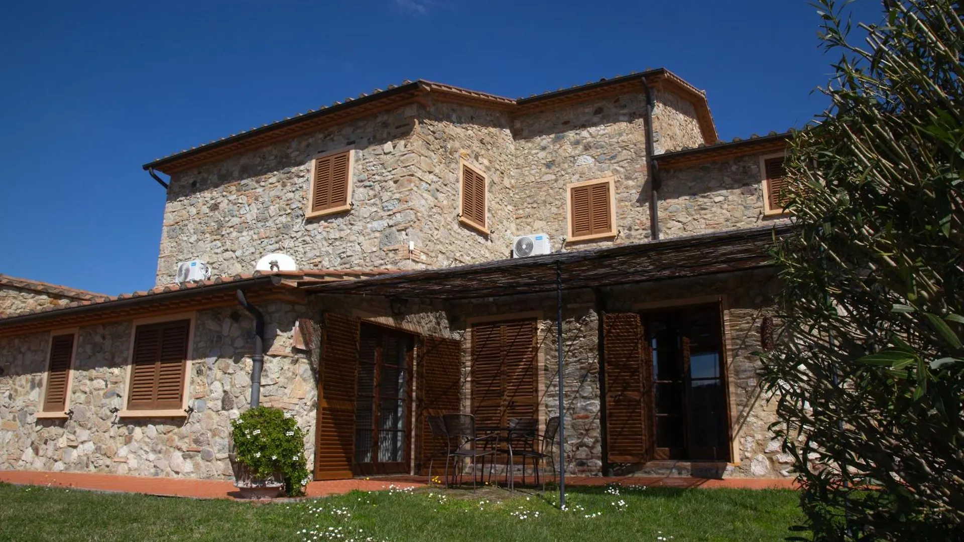 Resort Le Tegole Riparbella Italy